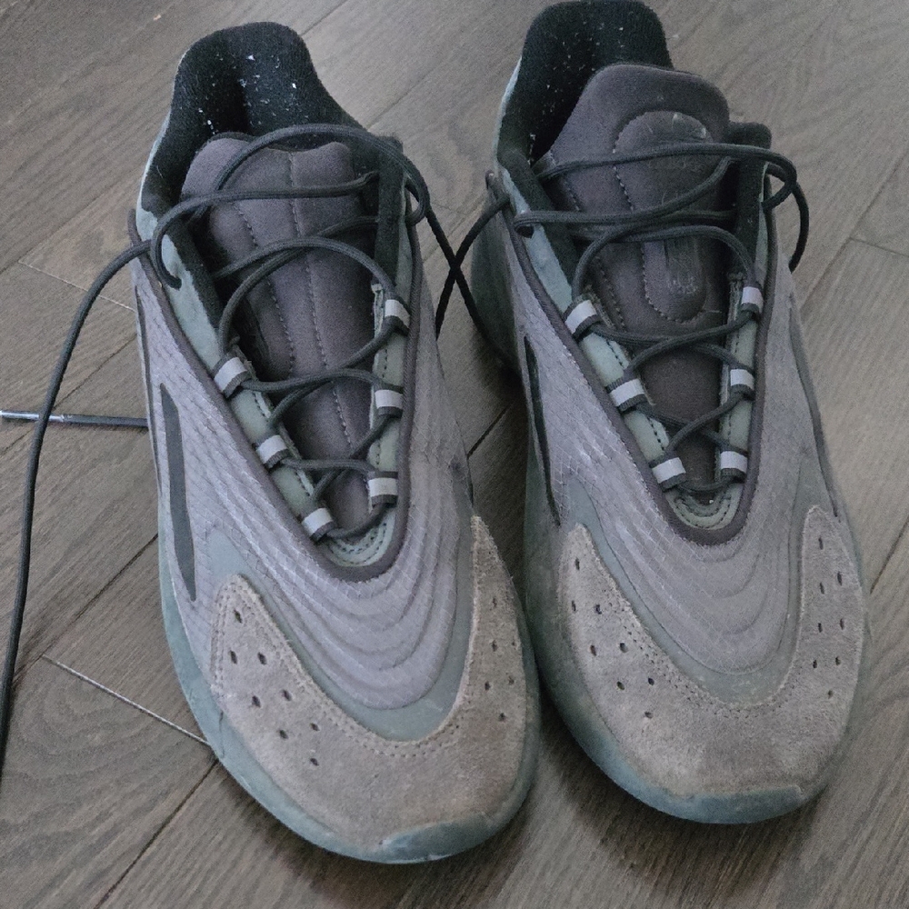 adidas Men's Gray and Green Sneakers